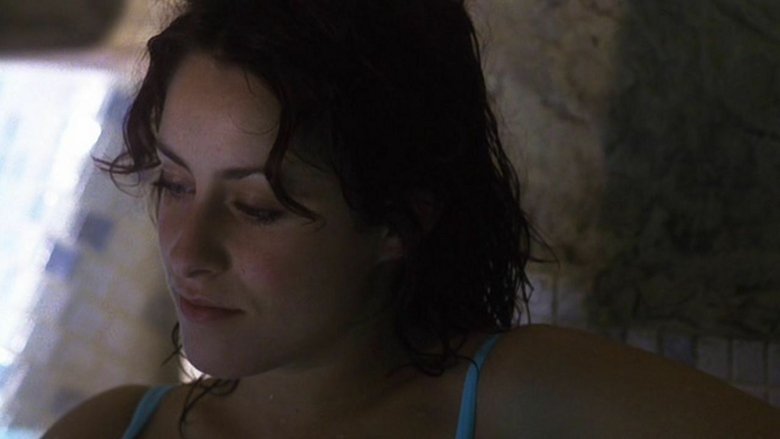 кадр из фильма Бассейн