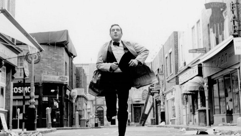 кадр из фильма The Small World of Sammy Lee