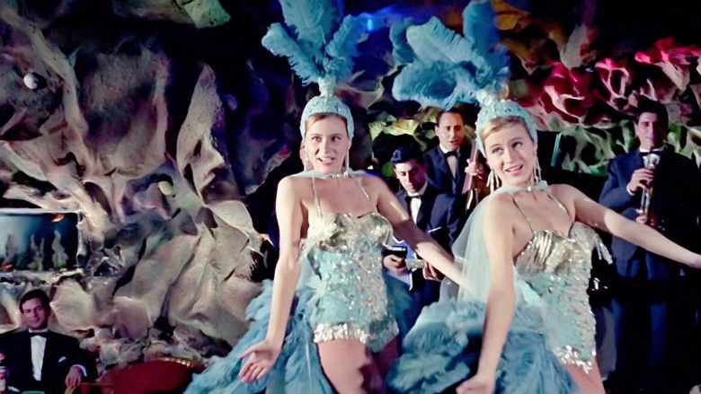 кадр из фильма Το Κοροϊδάκι Της Δεσποινίδος