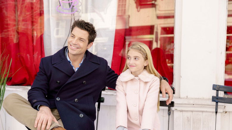 кадр из фильма Love You Like Christmas