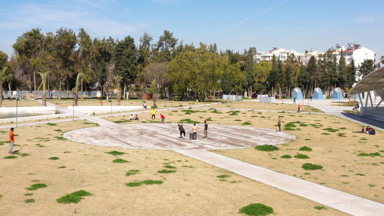 кадр из фильма Bir Parça Memleket