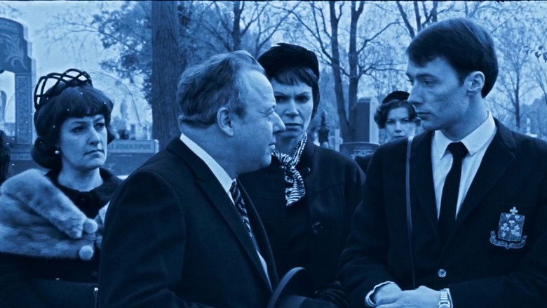 кадр из фильма Les vautours