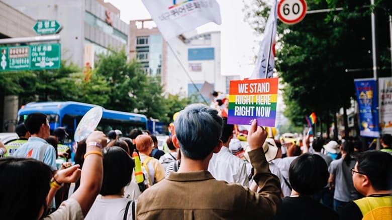 кадр из фильма Queer053