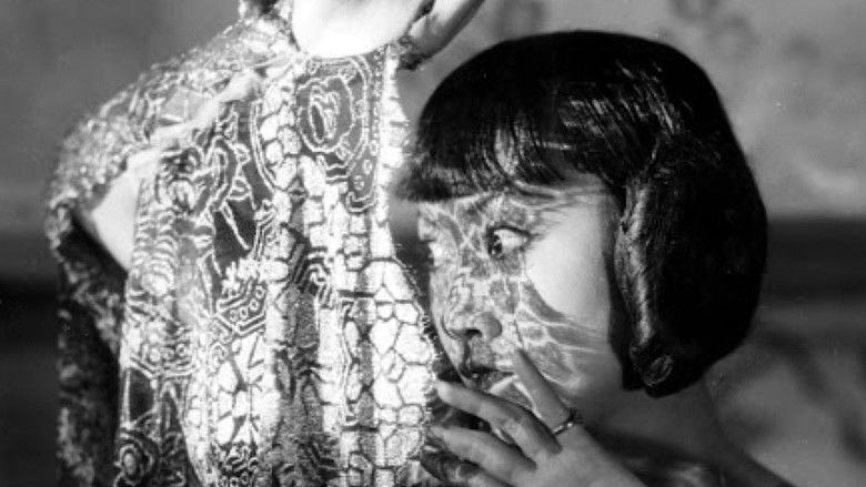 кадр из фильма Piccadilly