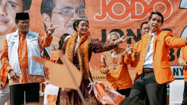кадр из фильма Bapak Paling Jujur