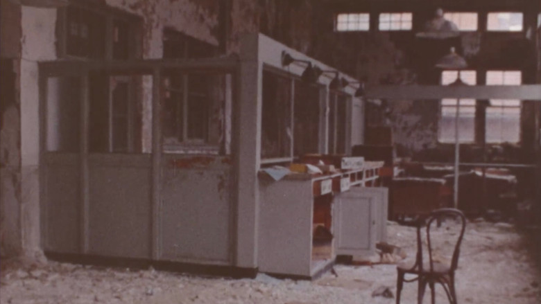 кадр из фильма The Strangers