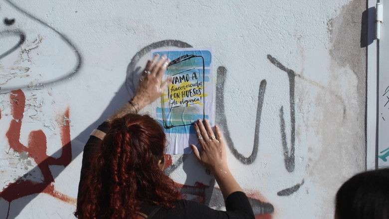 кадр из фильма Pública y gratuita