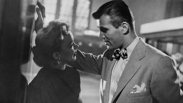 кадр из фильма К востоку на Бикон