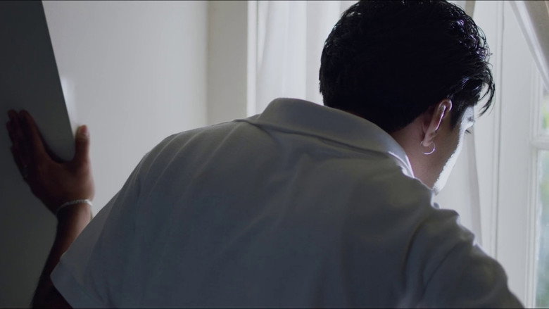 кадр из фильма At the Gates