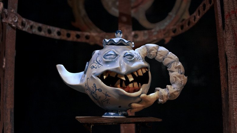 кадр из фильма Smiling with Tea