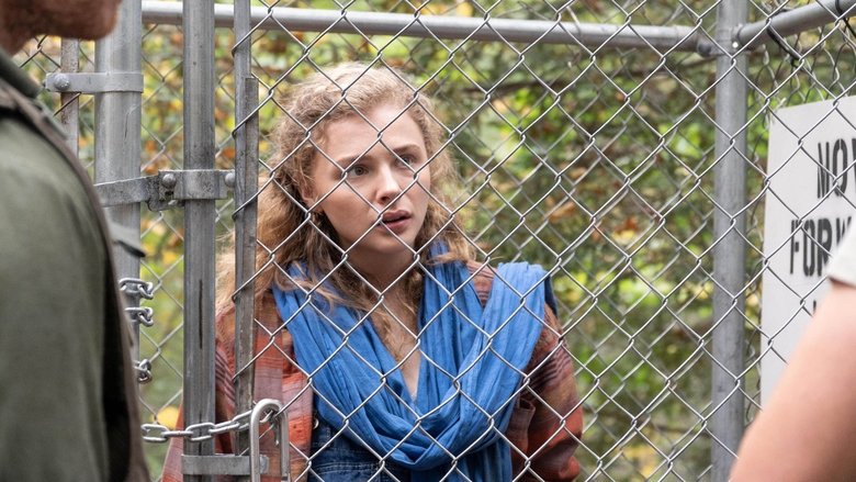 кадр из фильма Мать против андроидов