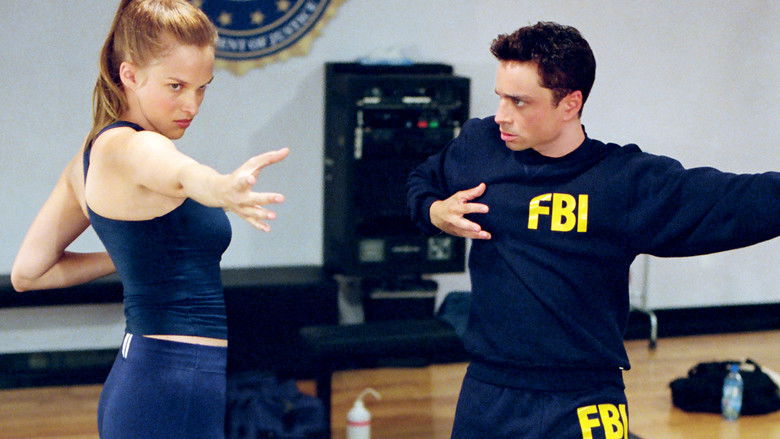 кадр из фильма Спецагент Корки Романо