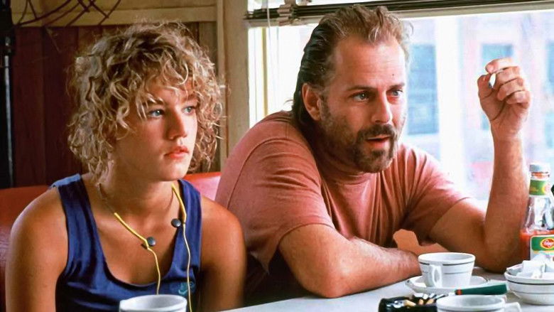 кадр из фильма В стране