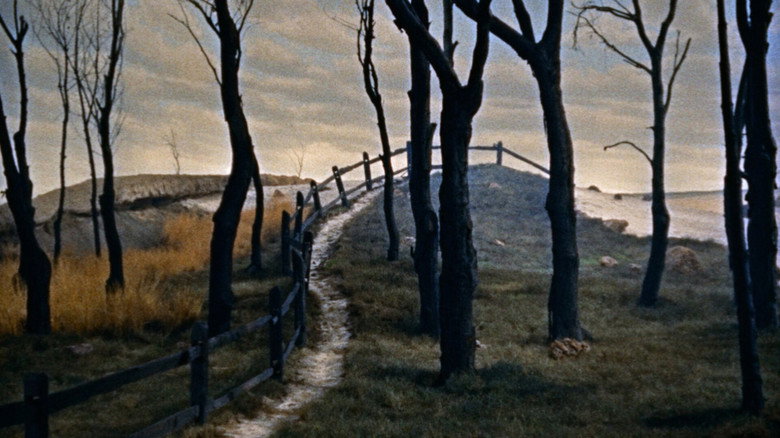 кадр из фильма Захватчики с Марса