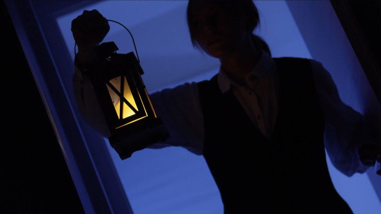 кадр из фильма The Pale-Blue Eye