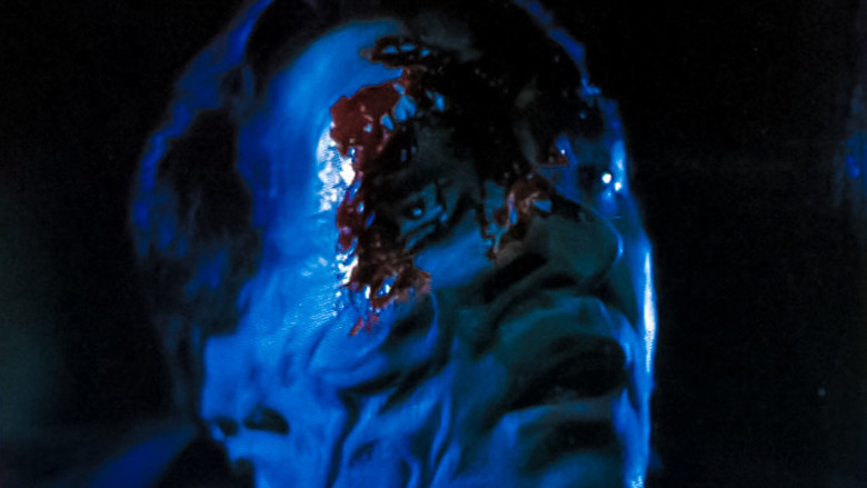 кадр из фильма Во власти идола