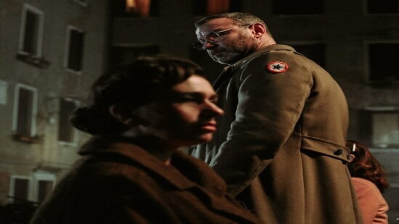 кадр из фильма За рекой, в тени деревьев