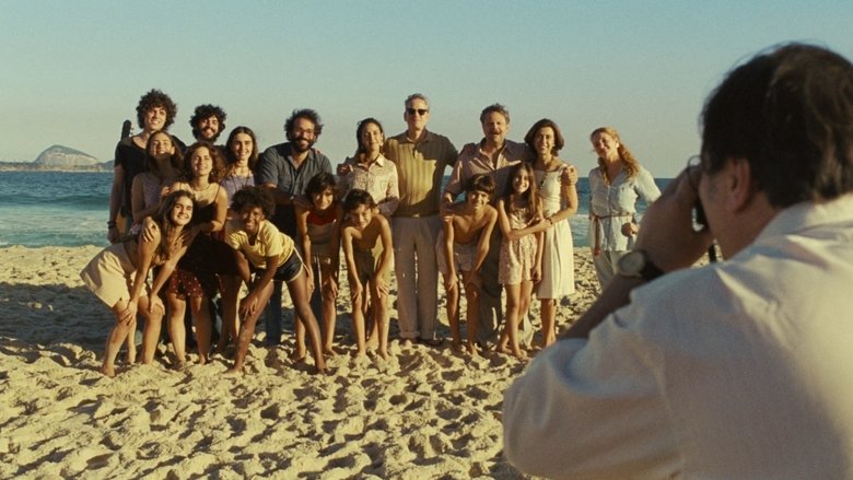 кадр из фильма Я все еще здесь