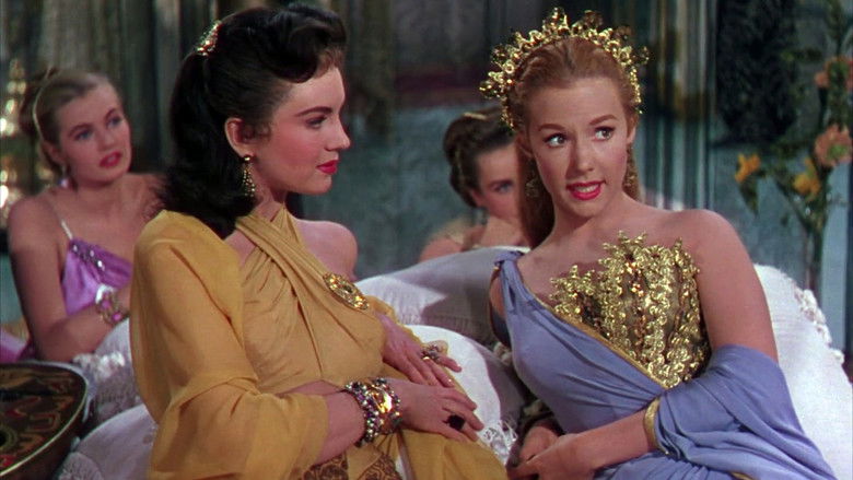 кадр из фильма Золотой клинок