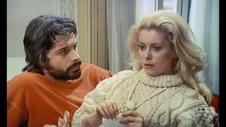 кадр из фильма Женщина в красных сапогах