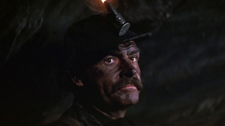 кадр из фильма Молли Магуайерс