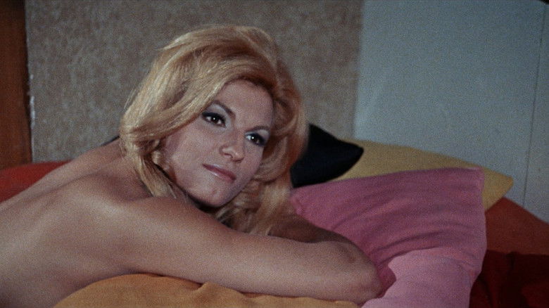 кадр из фильма Два тайных ангела