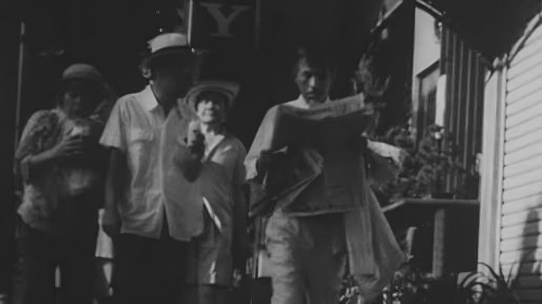 кадр из фильма Последнее время почему-то чарльстон