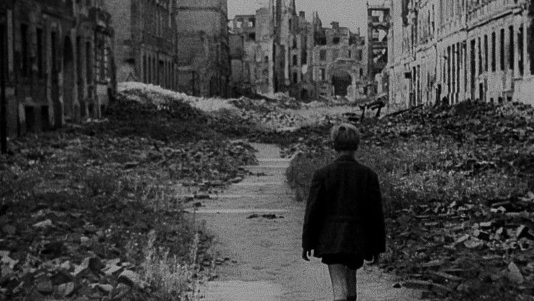 кадр из фильма Германия, год нулевой