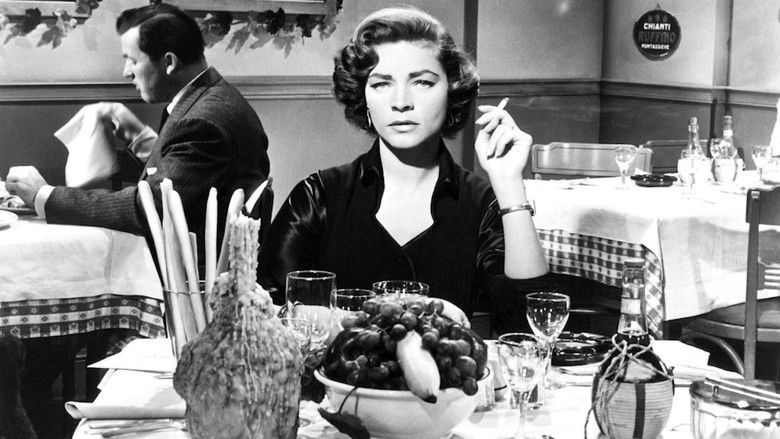 кадр из фильма Мир женщины