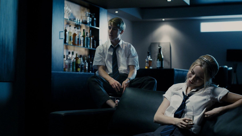 кадр из фильма Молодым без толку