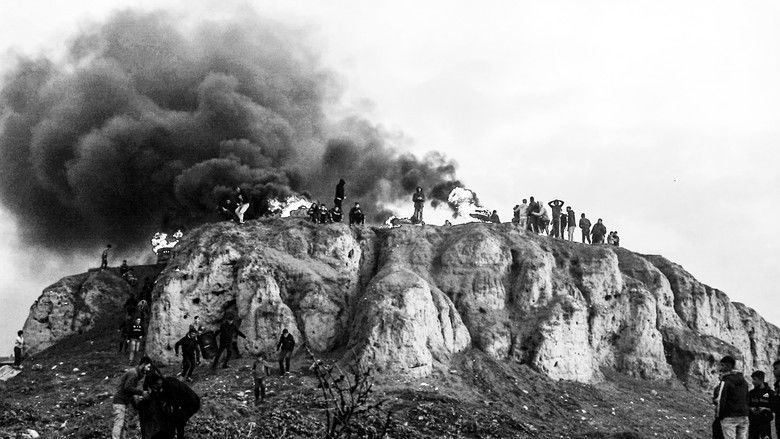 кадр из фильма Этот дождь никогда не закончится