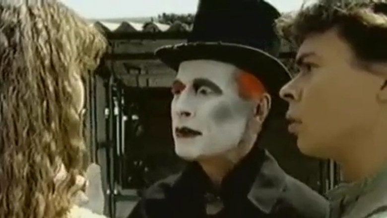 кадр из фильма The Stranger: Summoned by Shadows