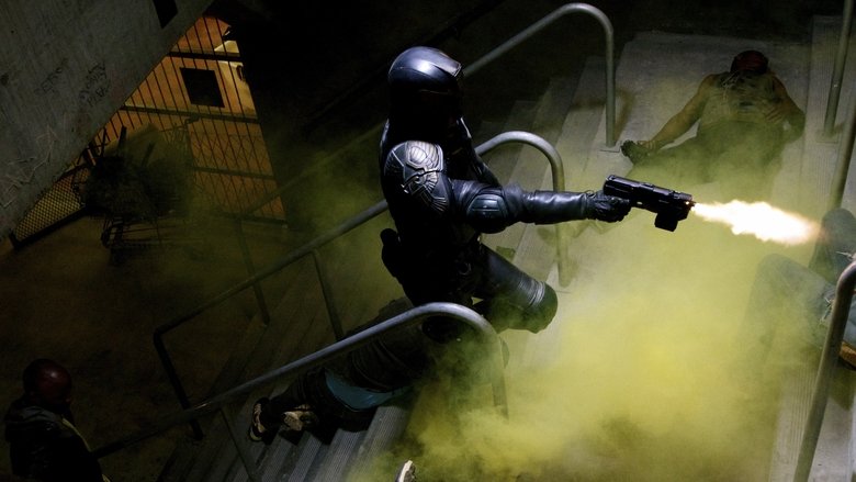 кадр из фильма Судья Дредд