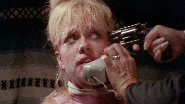 кадр из фильма Смертельные объятия