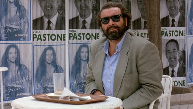 кадр из фильма Arriva la bufera