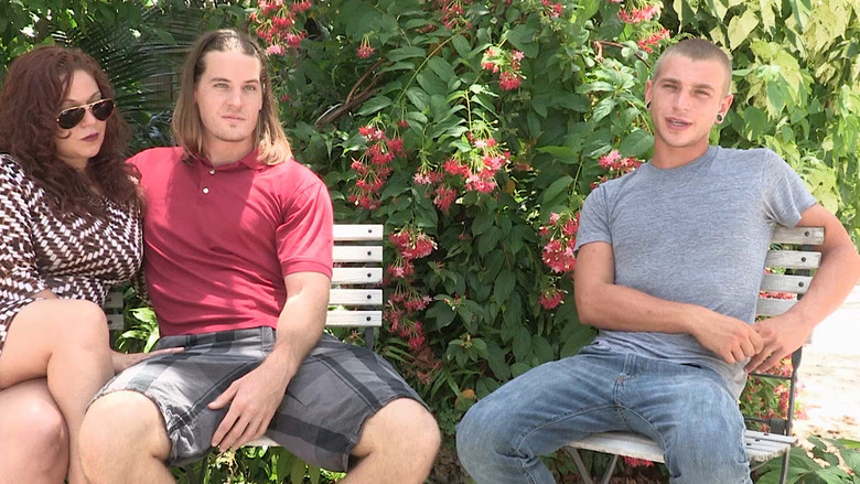 кадр из фильма Bi-Curious Amateurs