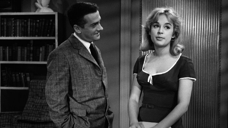 кадр из фильма Το Κλωτσοσκούφι