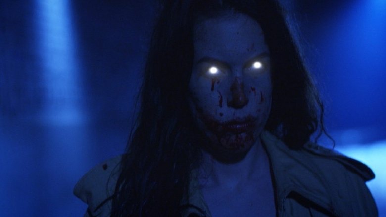 кадр из фильма Тень внутри