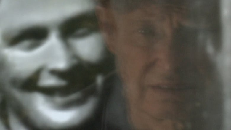 кадр из фильма За что сражались отцы