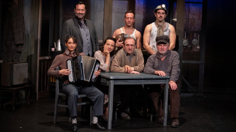 кадр из фильма Du Charbon dans les Veines