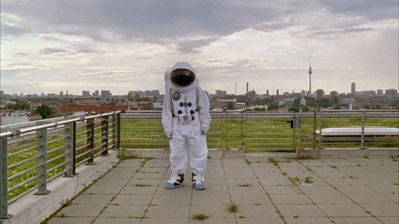 кадр из фильма The Astronaut on the Roof