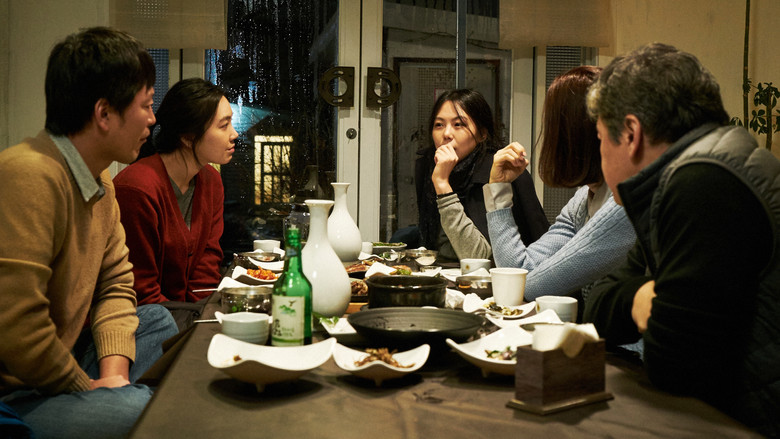 кадр из фильма Ночью у моря одна