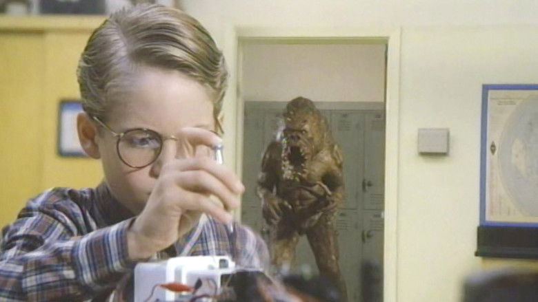 кадр из фильма Монстр из шкафа