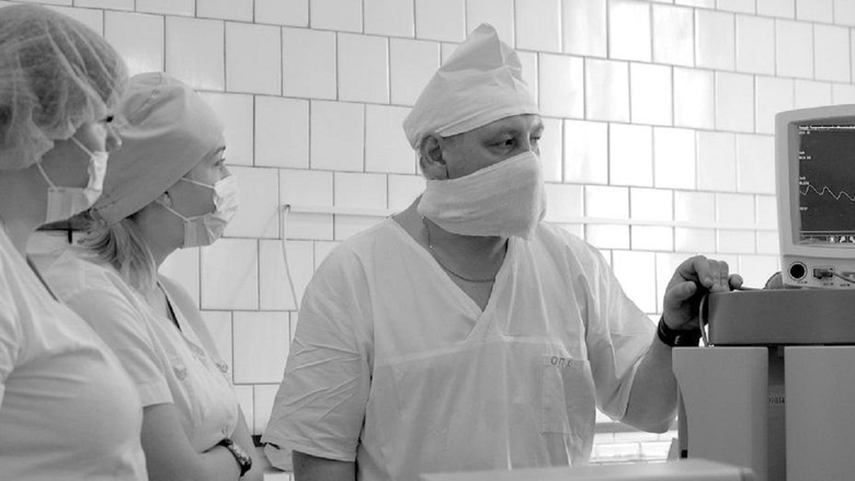 кадр из фильма Искусственное дыхание