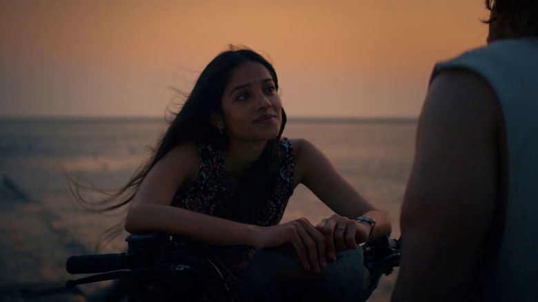 кадр из фильма दंगे