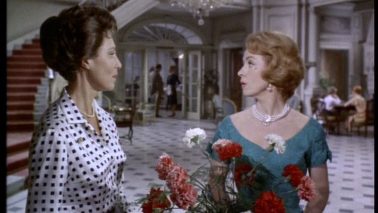 кадр из фильма The Greengage Summer