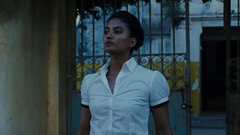 кадр из фильма La Folie Almayer