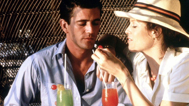 кадр из фильма Год, опасный для жизни