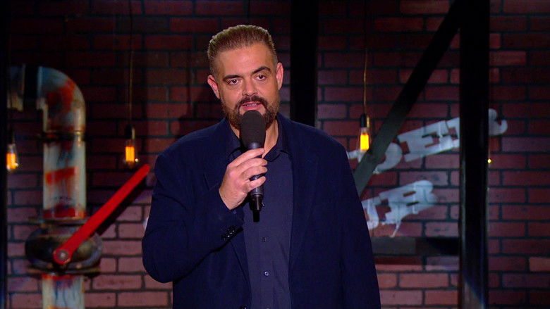 кадр из фильма Gyógyíthatatlanul hülye - Orosz Gyuri önálló stand up estje