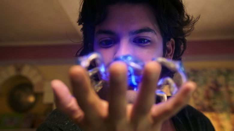 кадр из фильма Синий Жук